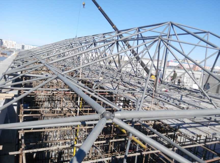 宜州商贸城屋顶网架工程
